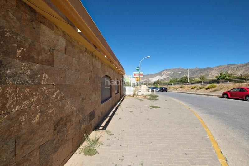 Foto 42d5f758-c040-4eb2-be19-00728d6537a4. Local comercial  haciendo esquina en Dúrcal