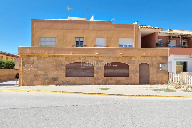 Foto dd5b957b-b187-43c0-8118-167e3f596464. Local comercial  haciendo esquina en Dúrcal