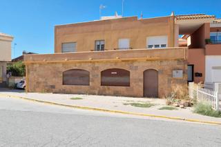 Local Comercial en Calle PILARILLO