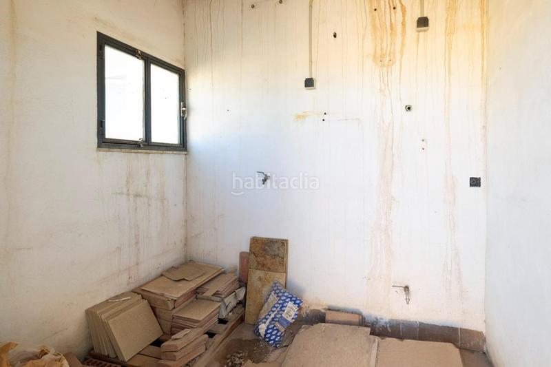 Foto df3d0a05-1401-4fdf-a1a5-57b78a09a87e. Local comercial  haciendo esquina en Dúrcal