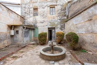 Casa  Calle carreteria. Gran casa para reformar