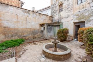 Casa  Calle carreteria. Gran casa para reformar