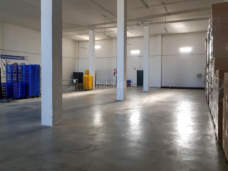 Foto 48829eb7-bc6b-408f-87e1-41fbfc29f226. Bâtiment à usage industriel dans Centro Salobreña