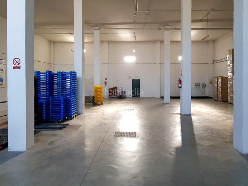 Foto 5f0f065b-c842-49de-8aa7-73299c9b1dfc. Bâtiment à usage industriel dans Centro Salobreña