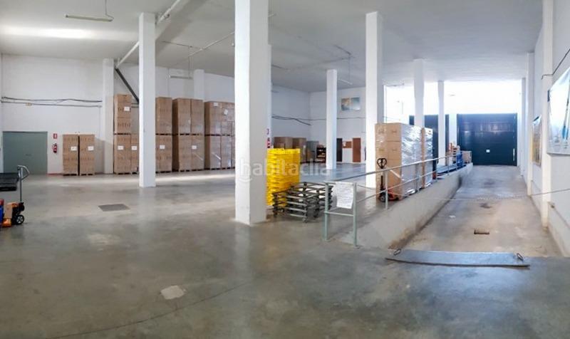 Foto 77797438-0e16-4979-b05f-ee4dd7c3deca. Bâtiment à usage industriel dans Centro Salobreña