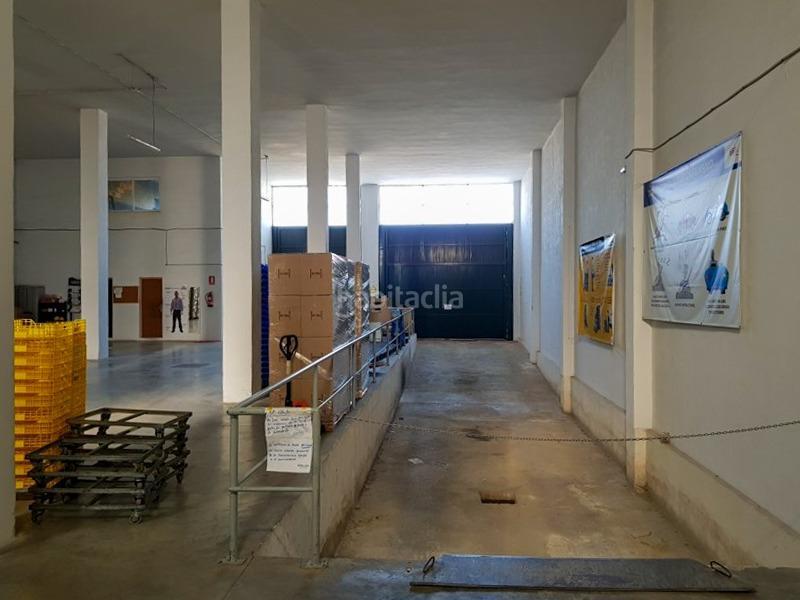 Foto 85fe1a36-6a6c-45ca-9156-fb7b6782bc0c. Bâtiment à usage industriel dans Centro Salobreña