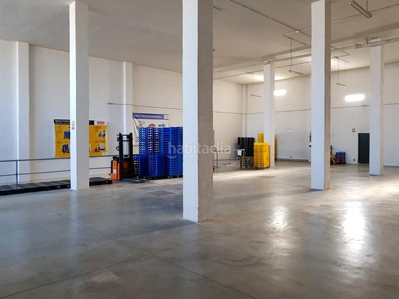 Foto bad96b90-b788-421f-a36e-5984b6686fc1. Bâtiment à usage industriel dans Centro Salobreña
