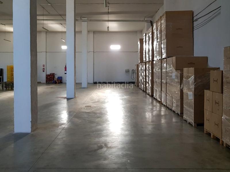 Foto eadf8e3c-9681-4c0f-bd68-21463050d278. Bâtiment à usage industriel dans Centro Salobreña