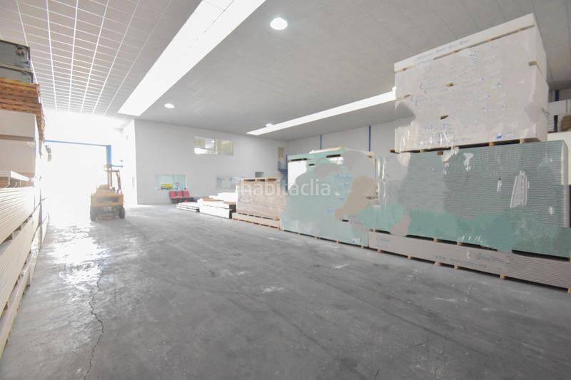 Foto a83693d2-677c-4e39-9114-d43355a5a97a. Nave industrial probablemente una de las mejores naves en juncaril, por ubicación y terminaciones. en Peligros