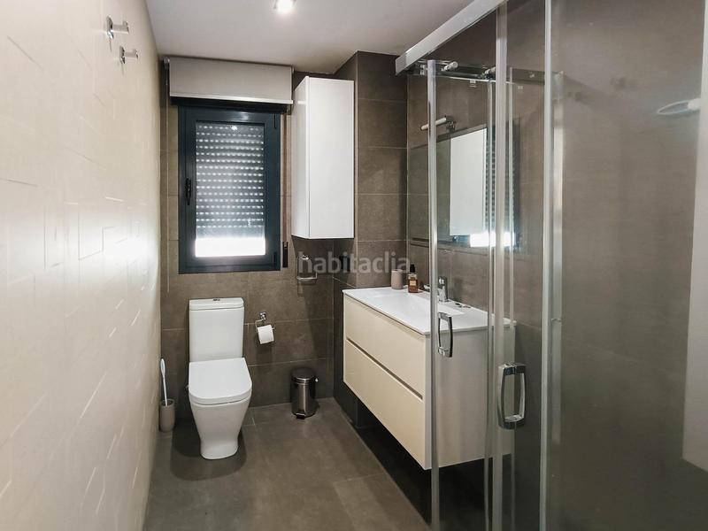 Foto 4374f33e-594b-4a64-906f-977f79e50bca. Chalet casa de diseño moderno con 3 habitaciones y acabados de lujo en Santa Cruz del Comercio