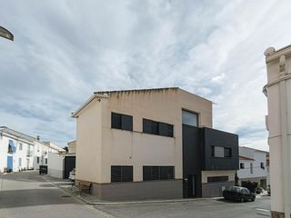 Chalet  Alfonso xii. Casa de dise�o moderno con 3 habitaciones y acabados de lujo en