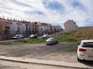 Terreny residencial  Calle montevive. Inversión ideal para empresa promotora  constructora.