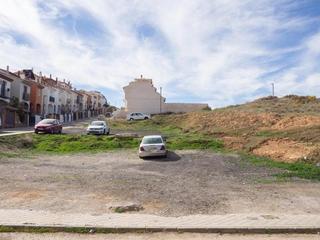 Terreno residencial  Calle montevive. Inversión ideal para empresa promotora  constructora.
