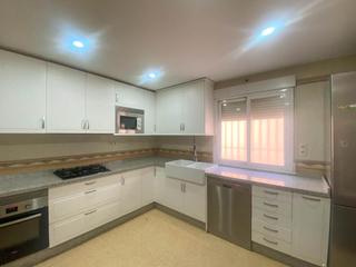 Pis  Calle g adolfo becquer. Gran piso a la venta en padul junto instituto la laguna. semiamu