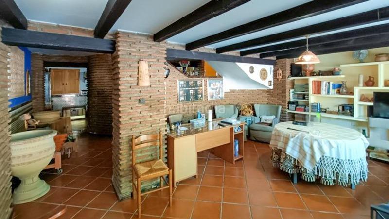 Foto ce8d8fb4-2a68-41f6-9efa-745a4c3da8f5. House with parking pool in Alfacar