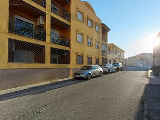 Pis  Calle buenavista. Piso con garaje y piscina comunitaria en lachar