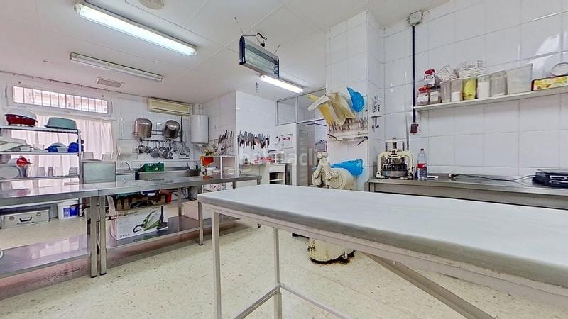 Foto 45a88b68-34a0-43b1-b35c-3e6f1bc8724e. Local comercial estupendo local en la zubia en La Zubia Ciudad Zubia (La)