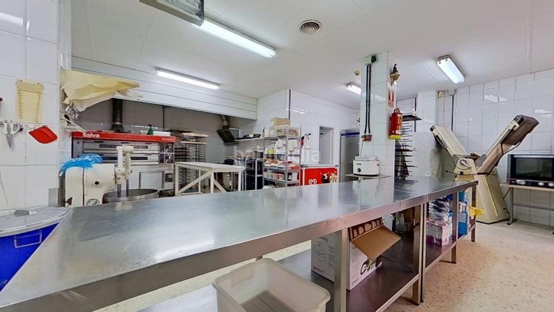 Foto 4c7ba7e7-9ec0-489e-84f7-3ce4f3e4666c. Local comercial estupendo local en la zubia en La Zubia Ciudad Zubia (La)