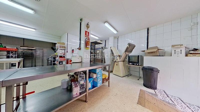 Foto b64b5907-9a0a-479e-ab6a-58dadf21b872. Local comercial estupendo local en la zubia en La Zubia Ciudad Zubia (La)