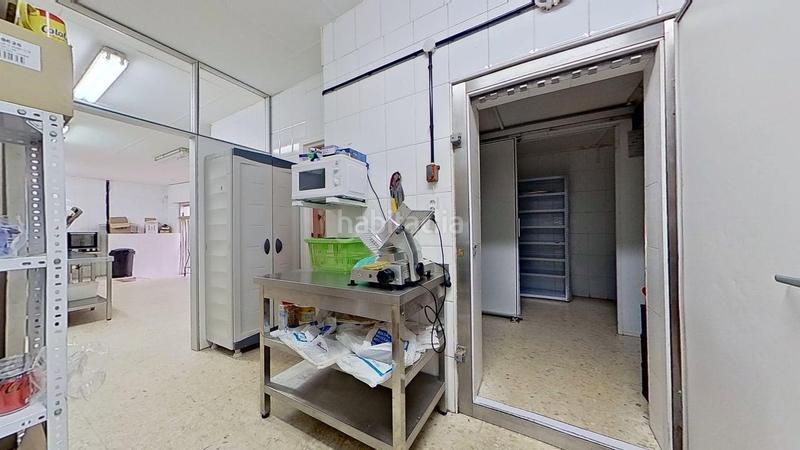 Foto bc3845c4-5f4d-4ae4-a65d-68ec195ae062. Local comercial estupendo local en la zubia en La Zubia Ciudad Zubia (La)