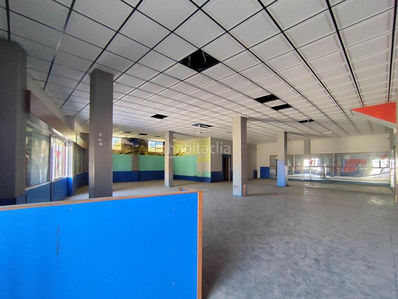 Foto 2270dde0-46eb-4149-87c2-d837ee1e3ea7. Local comercial en avenida de la hispanidad 17 local en esquina en venta avd. hispanidad en Santa Fe
