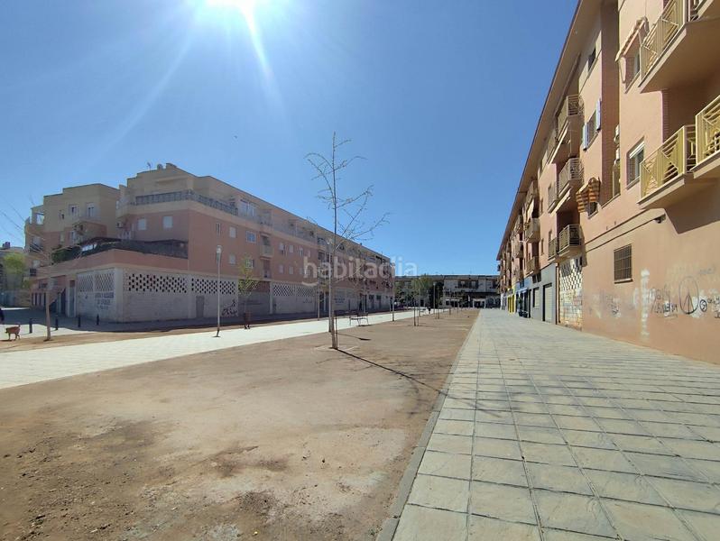 Foto bea9e9a0-a1b2-48ff-887f-01a079fa0537. Local comercial en avenida de la hispanidad 17 local en esquina en venta avd. hispanidad en Santa Fe