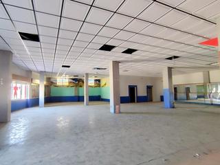 Local commercial à Avenida de la hispanidad 17. Local en esquina en venta avd. hispanidad