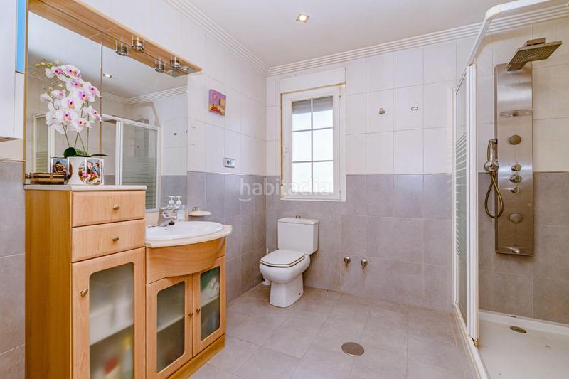 Foto 50dad9b4-497e-48fe-a179-34d357b0e028. Casa preciosa casa en el centro amplia, luminosa, jardín en Ogíjares