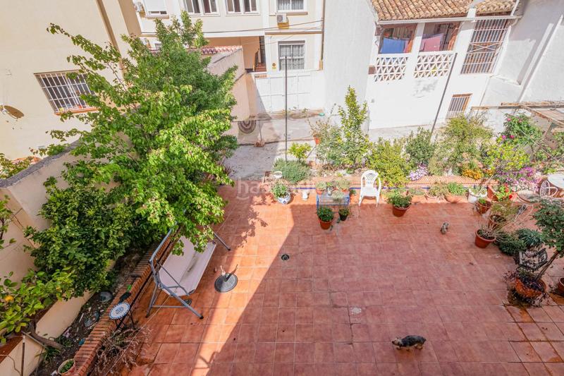 Foto 5c235c12-9b56-4cf6-a991-2e1c6e7dd868. Casa preciosa casa en el centro amplia, luminosa, jardín en Ogíjares