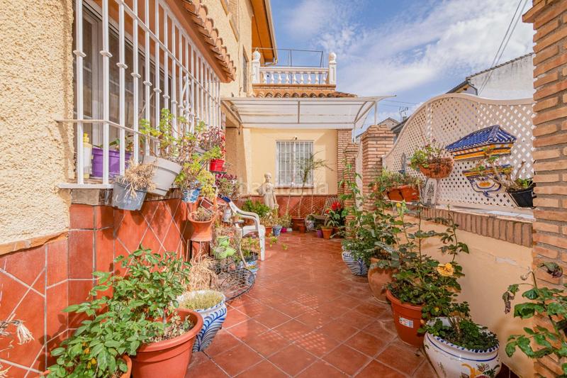Foto 7a3a1106-3817-409c-a19a-a4b6e1fafaa5. Casa preciosa casa en el centro amplia, luminosa, jardín en Ogíjares