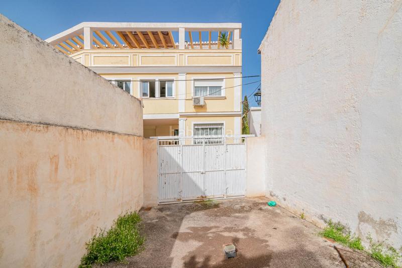 Foto f5f8b84f-ae38-4c98-9e95-f903cf0bd0ee. Casa preciosa casa en el centro amplia, luminosa, jardín en Ogíjares