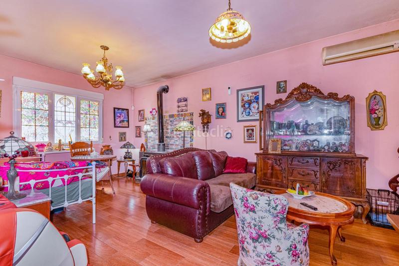 Foto fb6208e5-9a80-4713-9b77-1fa2685f17e4. Casa preciosa casa en el centro amplia, luminosa, jardín en Ogíjares