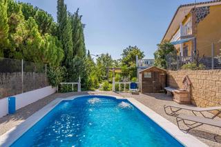 Mas  Camino de los molinos. Finca muy bonita con 4 casas y piscina