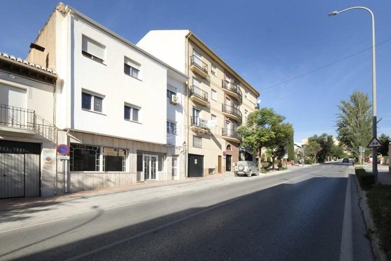 Foto 115931cd-7f68-47ee-84d1-22ac7b4076b4. Local comercial  en avenida principal en Padul