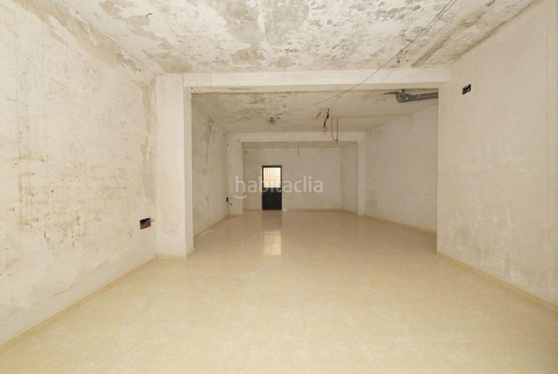 Foto c00203fa-cf67-461d-8b1b-7bf21b15f7d8. Local comercial  en avenida principal en Padul