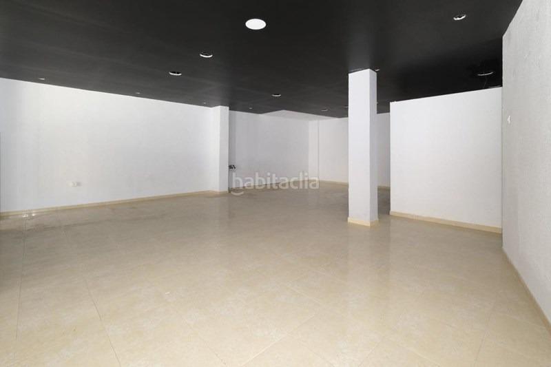 Foto c24f9720-4617-404f-a7b4-3f250052f435. Local comercial  en avenida principal en Padul