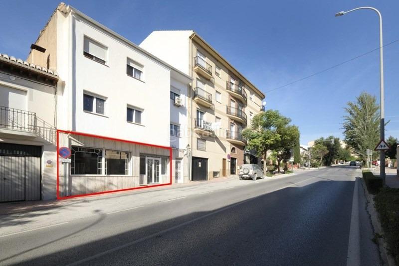 Foto e1b966fa-6b07-43f4-894e-1423670a85fd. Local comercial  en avenida principal en Padul