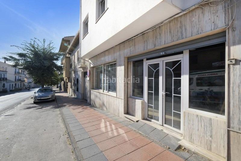 Foto f6762458-1da5-4a91-9cc9-2f5fa478d1d2. Local comercial  en avenida principal en Padul