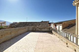 Casa  Calle angosta. Casa para reformar totalmente