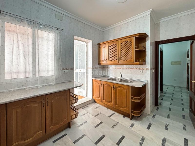 Foto f2ba5ea6-4ad1-456c-ac00-efbd696f41f6. Flat with parking in Atarfe