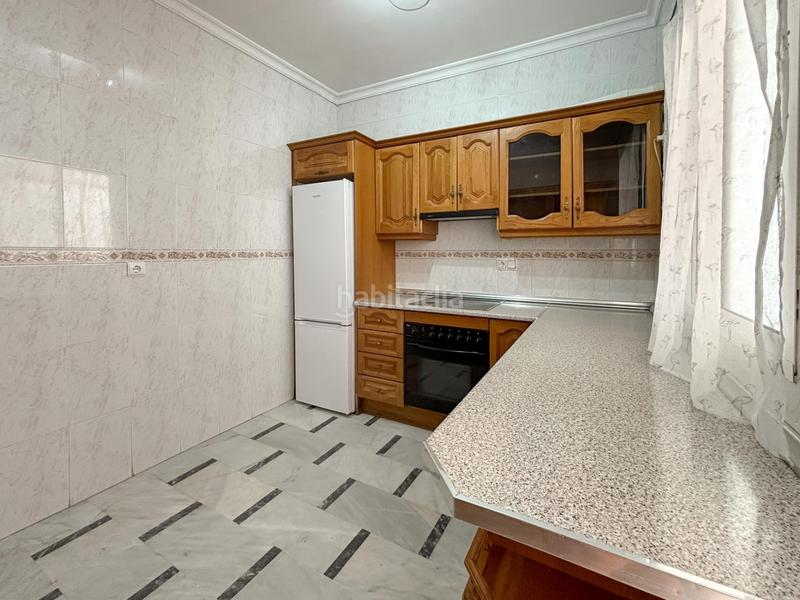 Foto f61793cc-b188-46fa-b121-71320d6eec94. Flat with parking in Atarfe