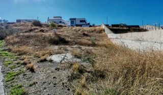 Terreno residencial  Calle río guadalfeo. Solar en venta en la zubia, granada