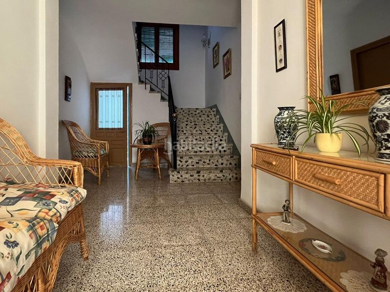Foto b5c7daf9-f05f-4122-adbf-ad92bb668d0d. Casa amb aparcament a Dúrcal