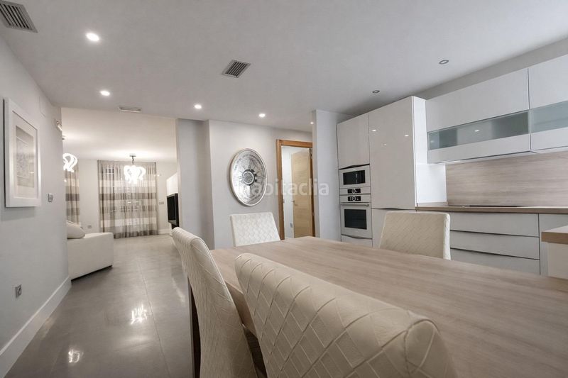 Foto f7c35b3d-cda0-4d43-9701-9f0f3ba46463. Àtic amb aparcament a Santa Fe