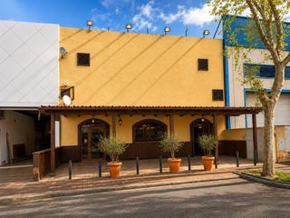 Local Comercial a Santa Fe. Espectacular negocio en pleno funcionamiento.