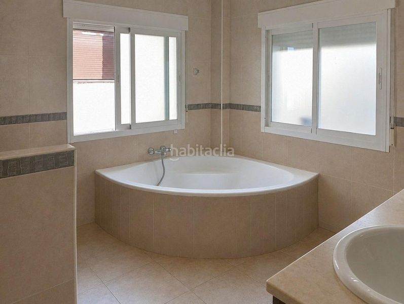 Foto a7c290cc-6534-4909-b9ee-492fe27021e5. Casa amb piscina a Dúrcal