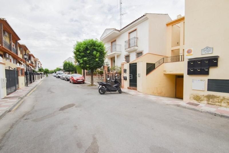Foto f1b1c4ee-5299-4467-8c46-0df272703d36. Pis amb aparcament a Cúllar Vega