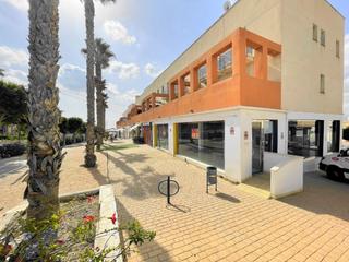 Lloguer Local Comercial a Vera Ciudad. Bajo comercial en esquina en vera