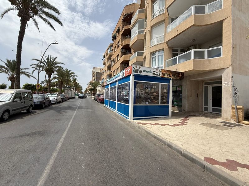 Foto 52ac3dec-80a7-47bb-8296-bac2e6dbf7d9. Aparcament cotxe a puerto de Garrucha Garrucha