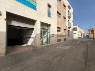 Autoparkplatz in Calle zanja 14. Garaje en el centro de vera, almería